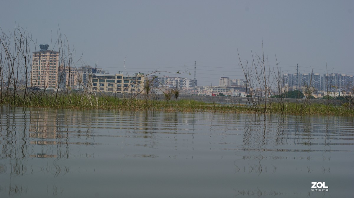 立新湖公园之《湖光粼粼》