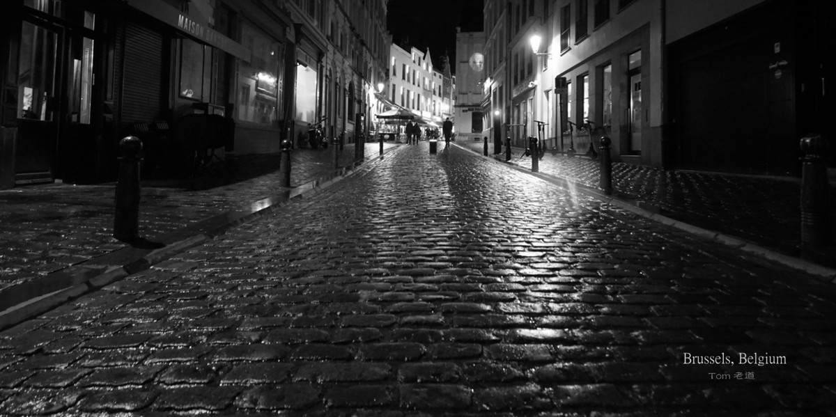 细雨中布鲁塞尔大广场夜色