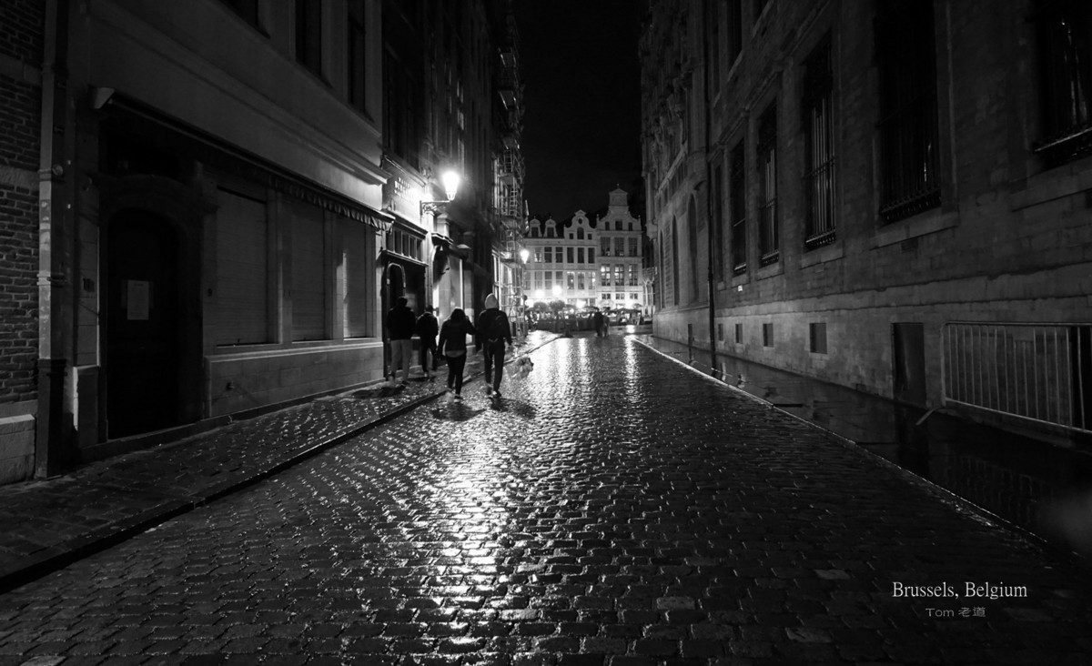 细雨中布鲁塞尔大广场夜色