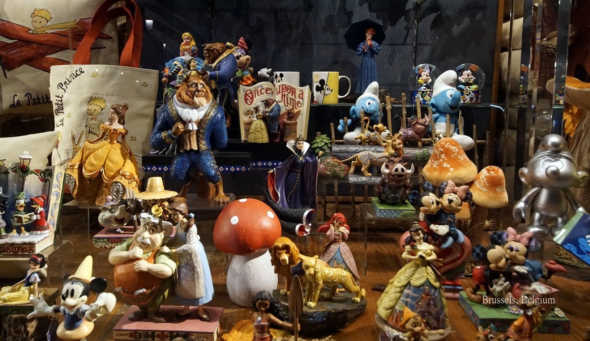 细雨中布鲁塞尔大广场夜色