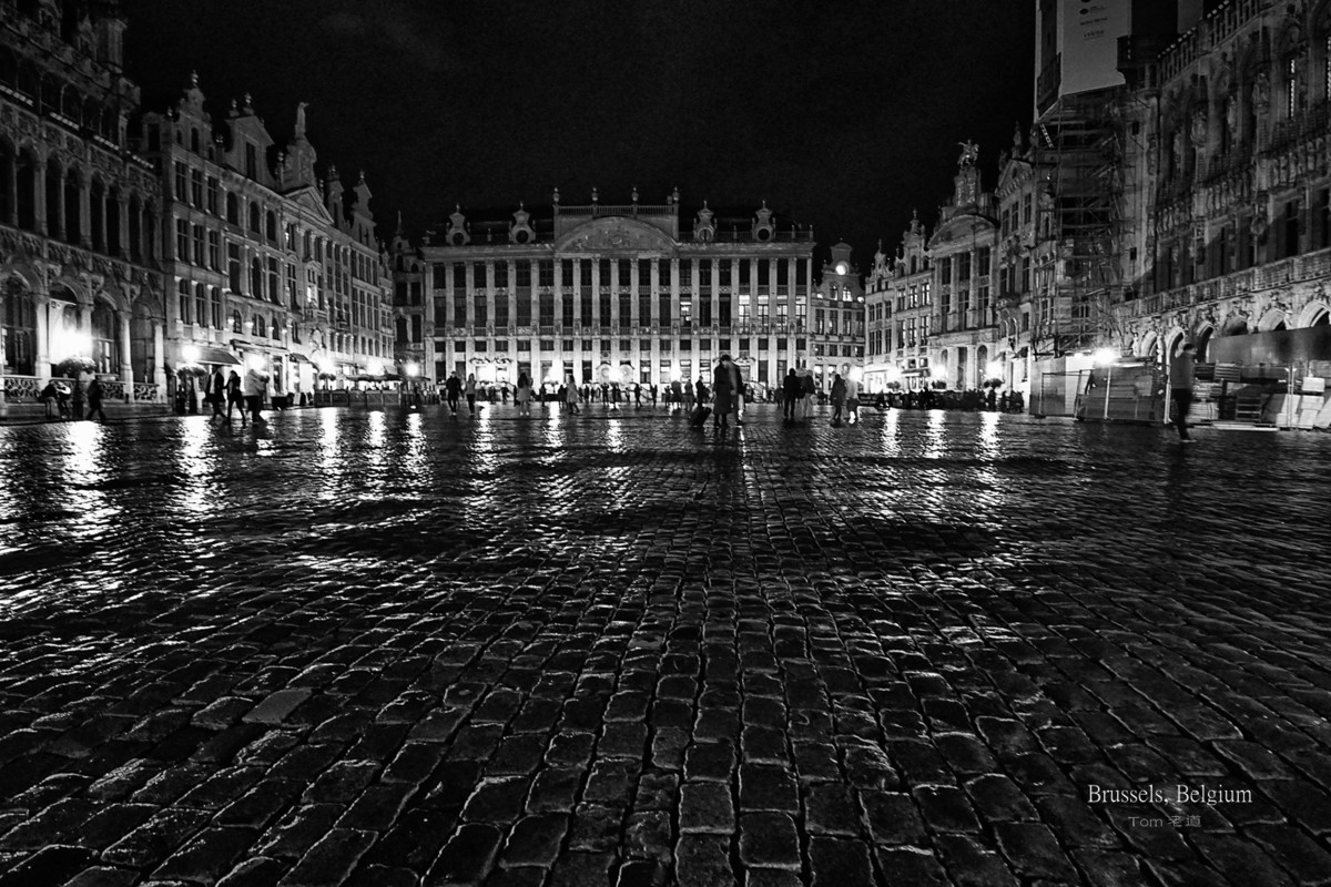 细雨中布鲁塞尔大广场夜色