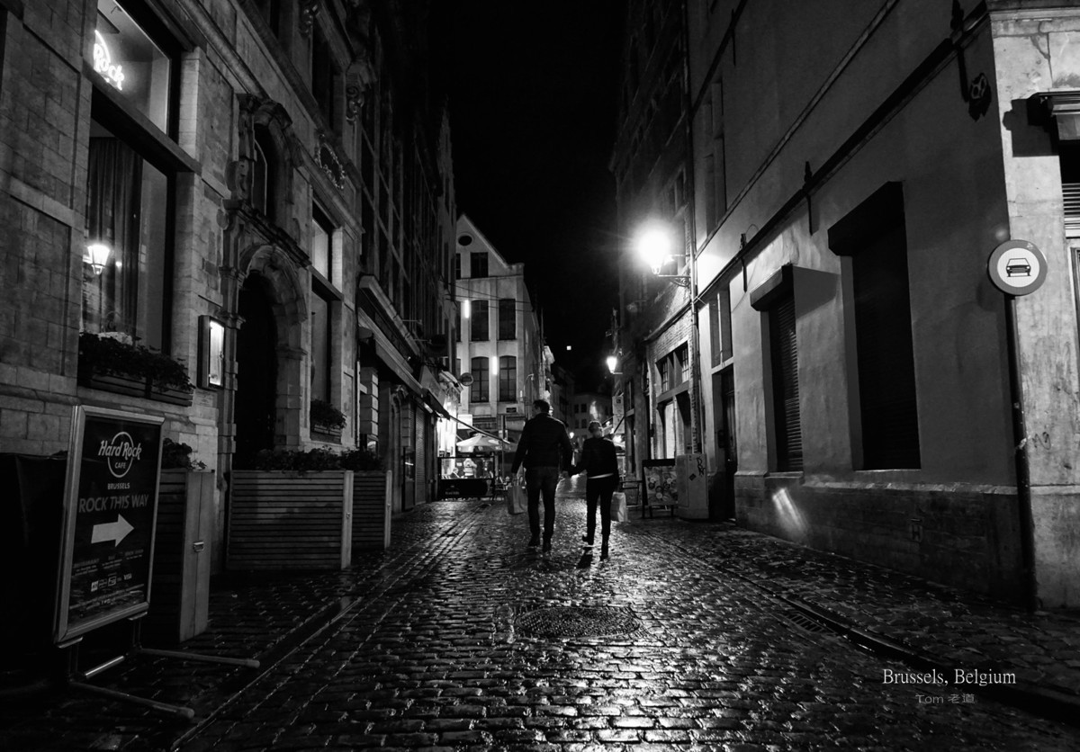 细雨中布鲁塞尔大广场夜色