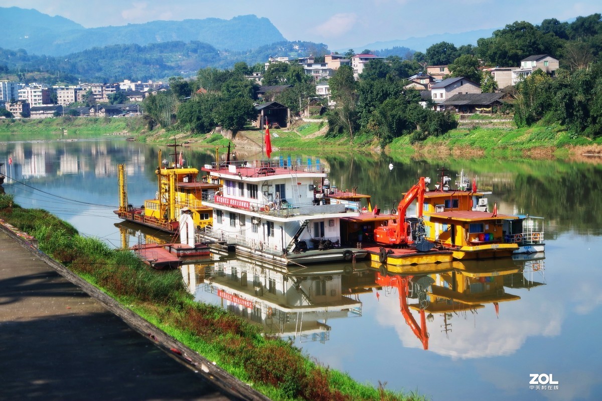 山清水秀春光里