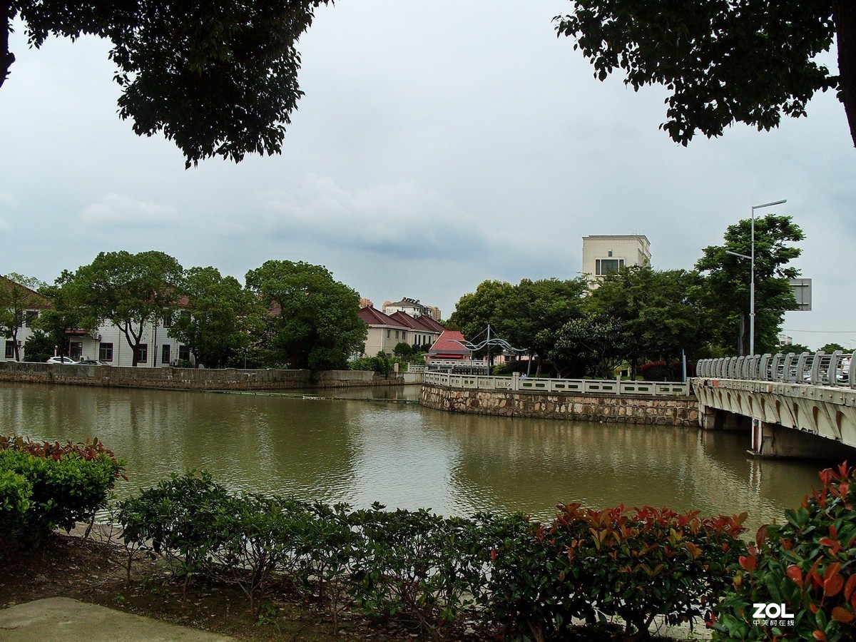 带S1050闲拍几张街景