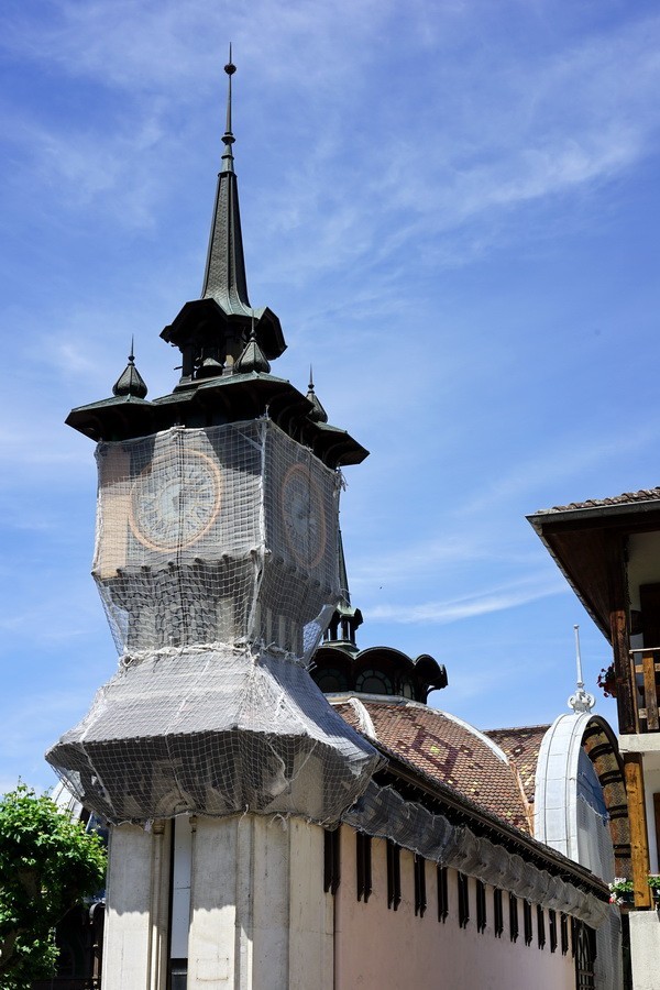 2019-06-14 纯美阳光下的依云建筑