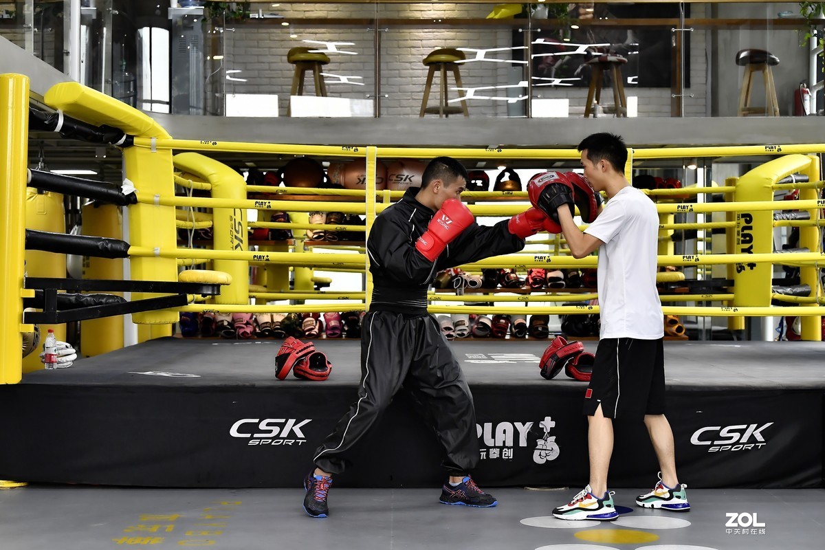 抓怕拳击手靶训练