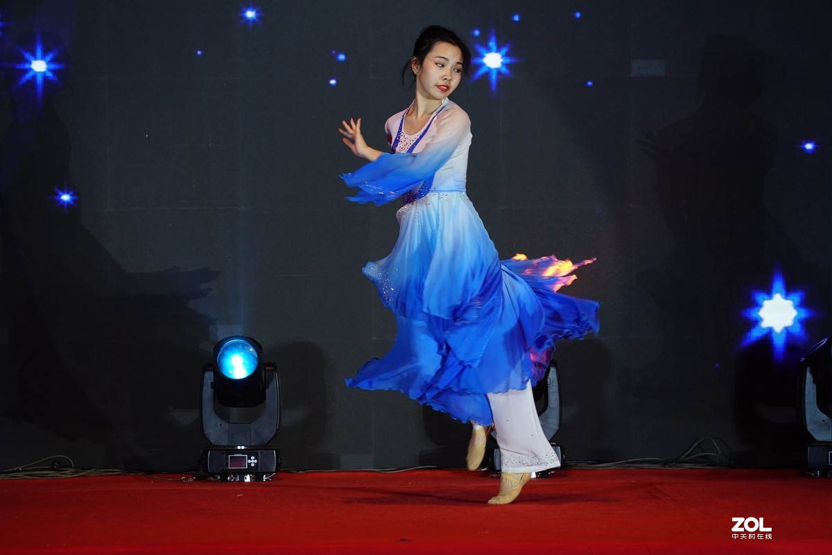 一组舞台照-优美的民族舞