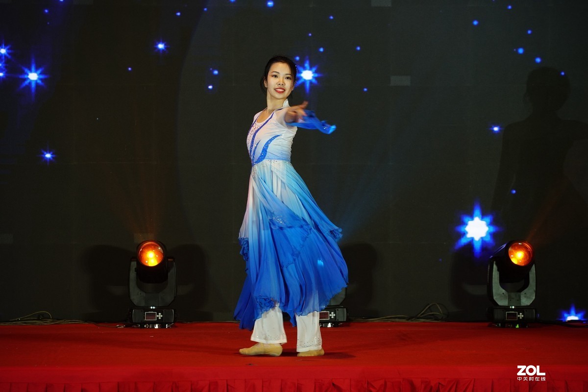 一组舞台照-优美的民族舞