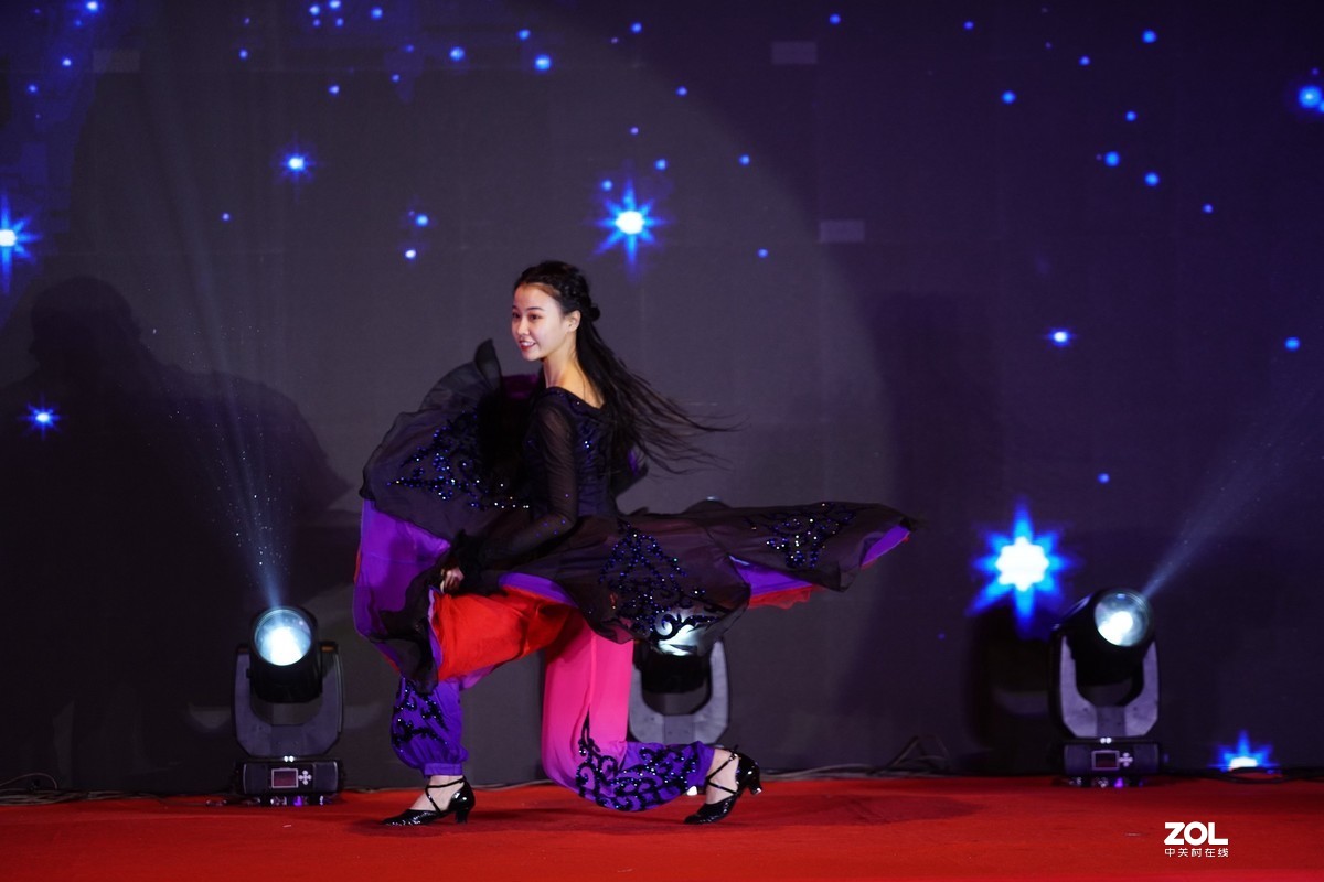 一组舞台照-优美的民族舞