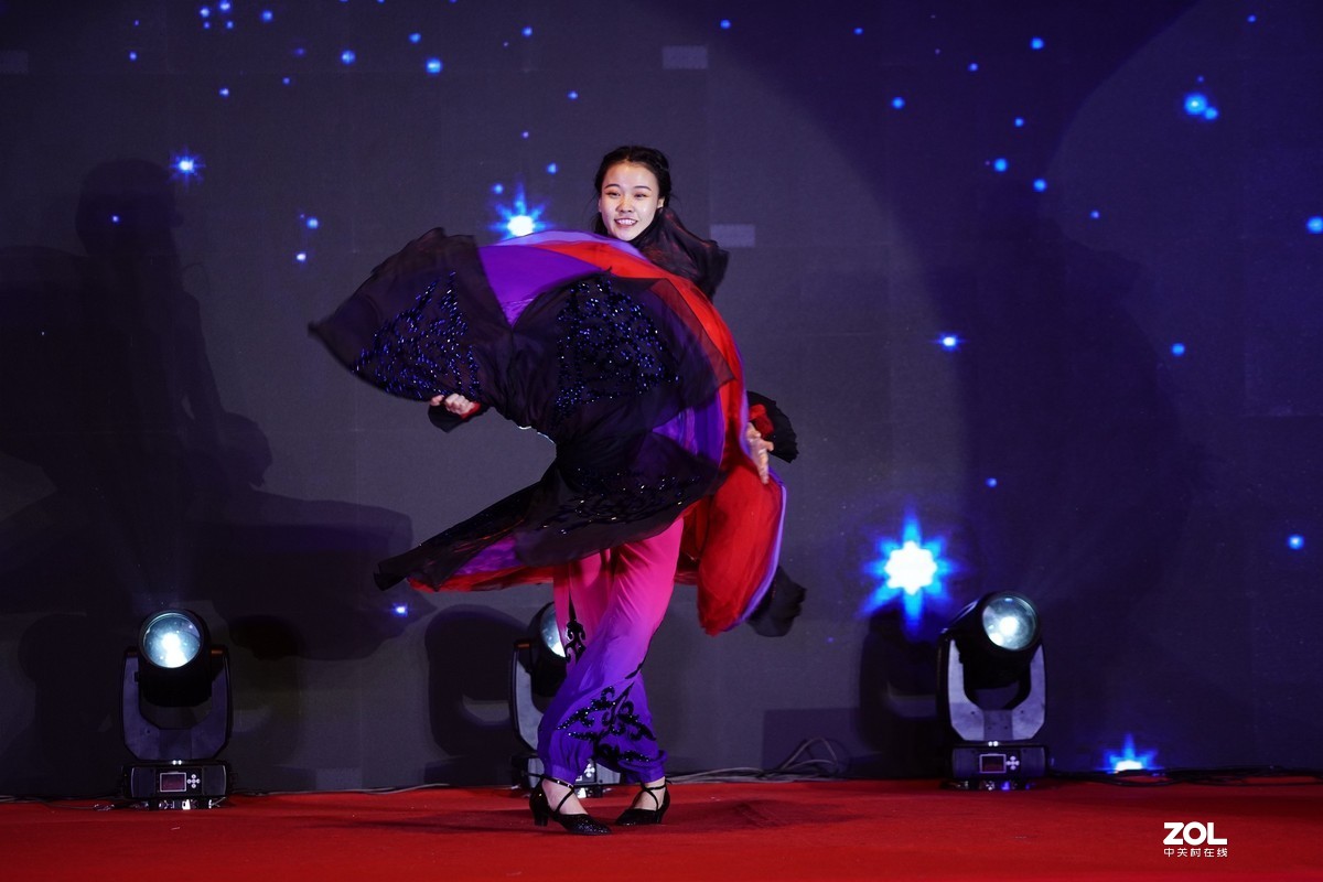 一组舞台照-优美的民族舞