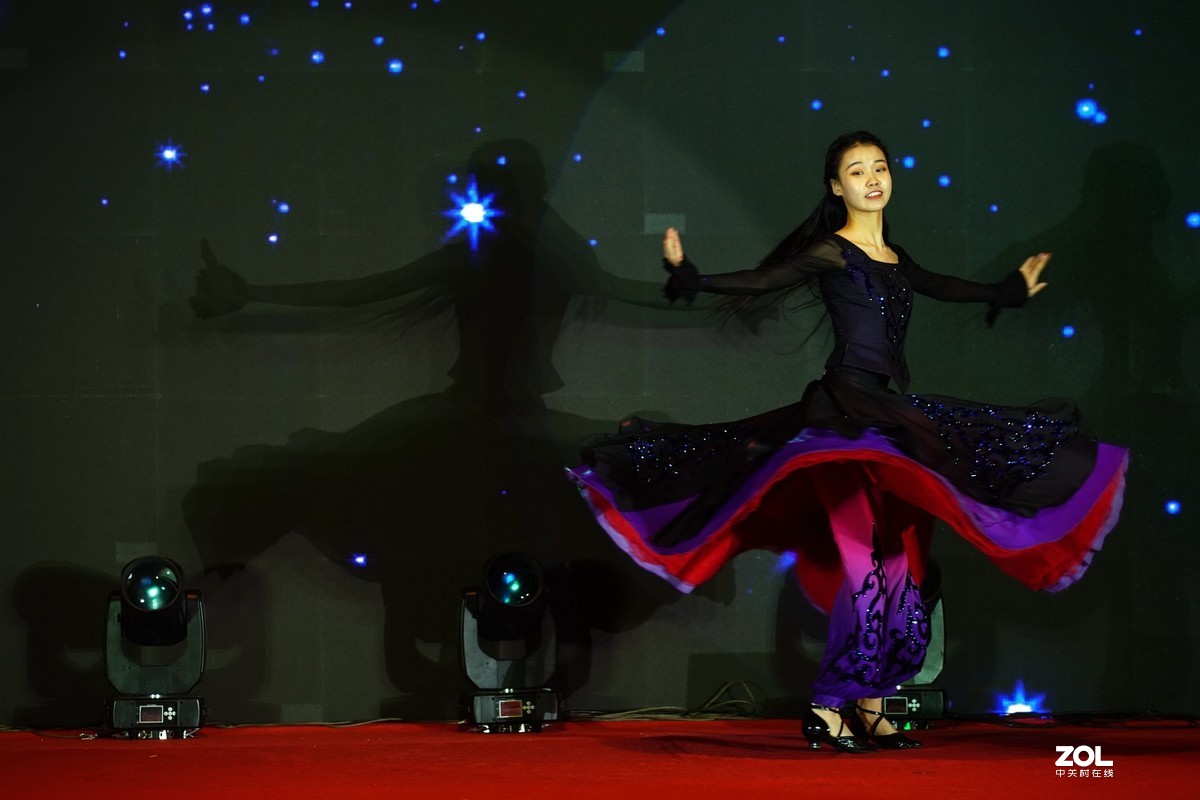 一组舞台照-优美的民族舞