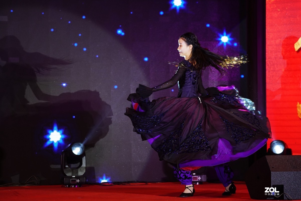 一组舞台照-优美的民族舞