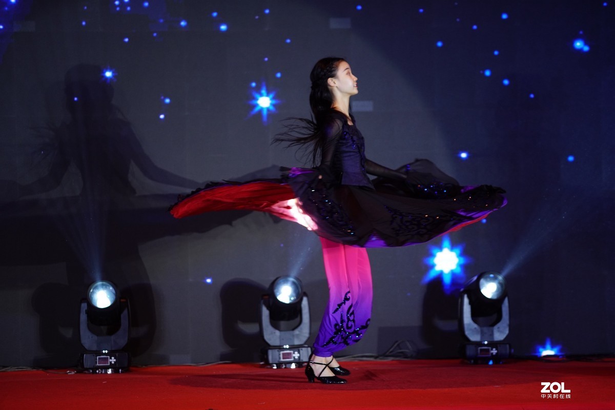 一组舞台照-优美的民族舞