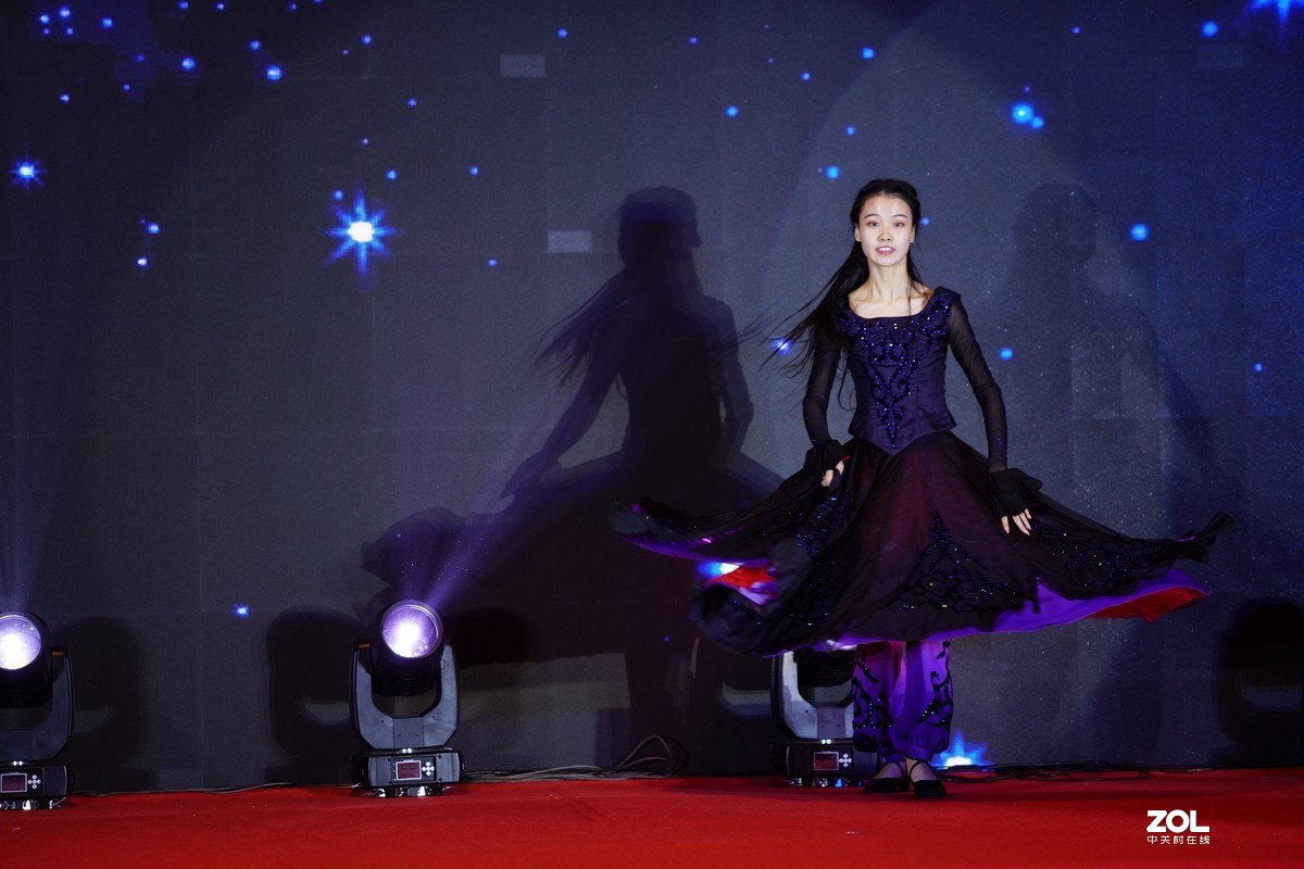 一组舞台照-优美的民族舞