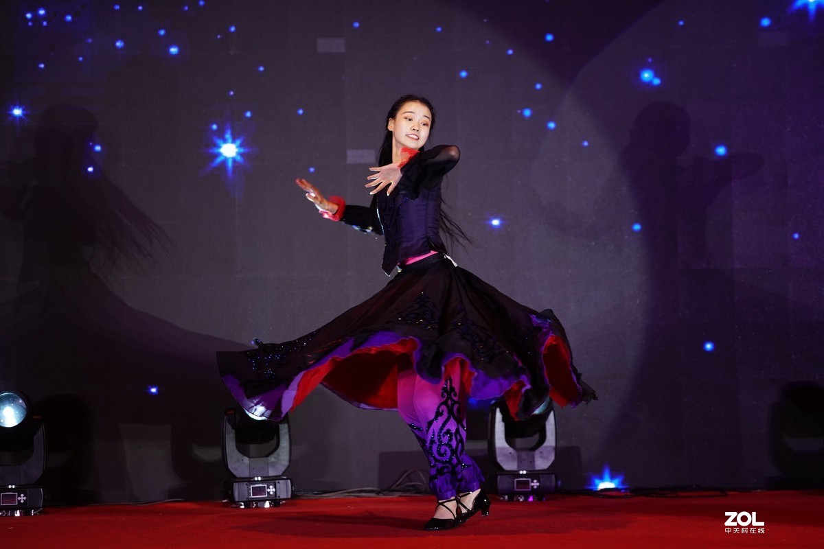 一组舞台照-优美的民族舞