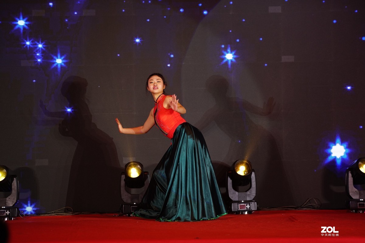 一组舞台照-优美的民族舞