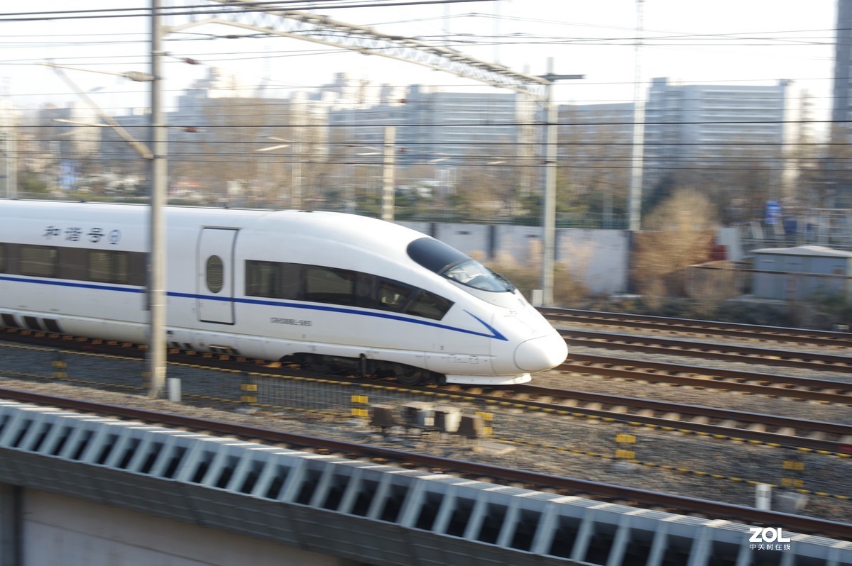 在家无聊之极拍火车去