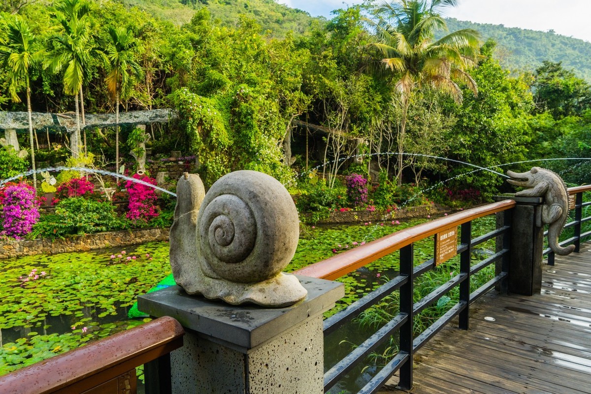 三亚------亚龙湾希尔顿、丽思卡尔顿、珀尔曼酒店和亚龙湾森林公园