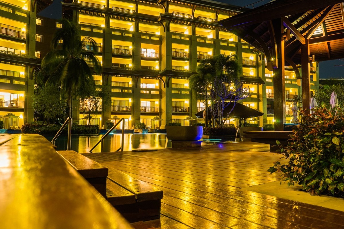 三亚------亚龙湾希尔顿、丽思卡尔顿、珀尔曼酒店和亚龙湾森林公园