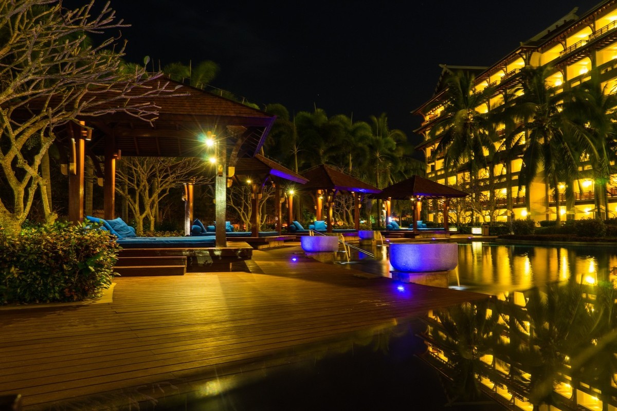 三亚------亚龙湾希尔顿、丽思卡尔顿、珀尔曼酒店和亚龙湾森林公园