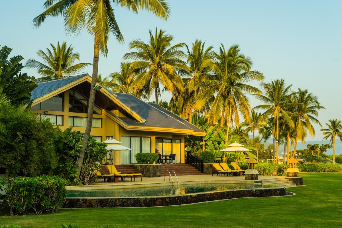 三亚------亚龙湾希尔顿、丽思卡尔顿、珀尔曼酒店和亚龙湾森林公园