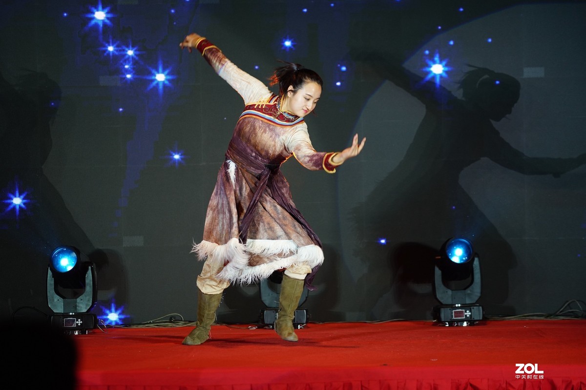 一组舞台照-优美的民族舞