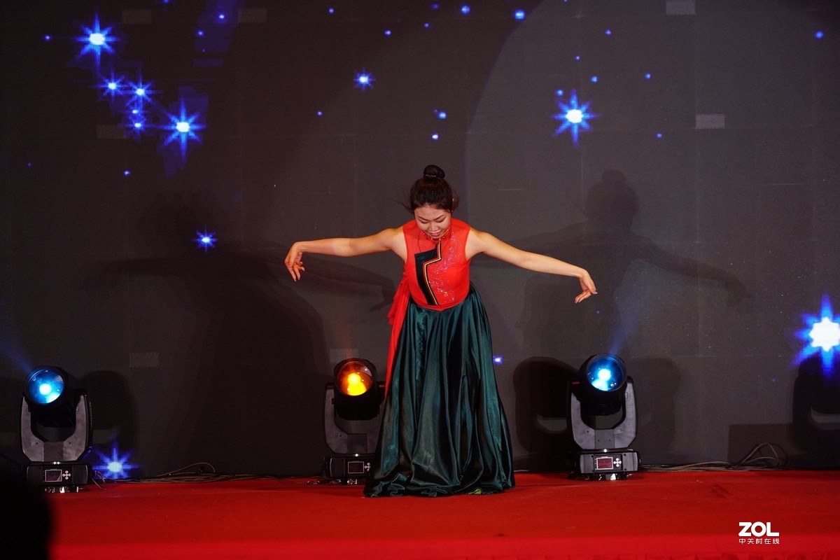 一组舞台照-优美的民族舞