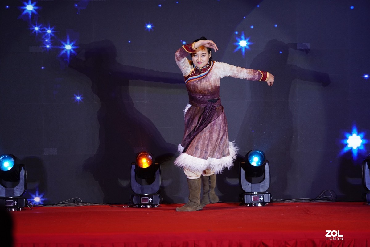 一组舞台照-优美的民族舞