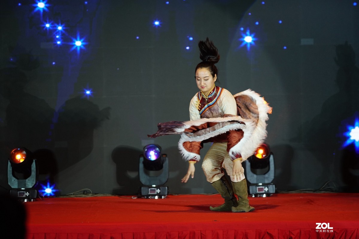 一组舞台照-优美的民族舞