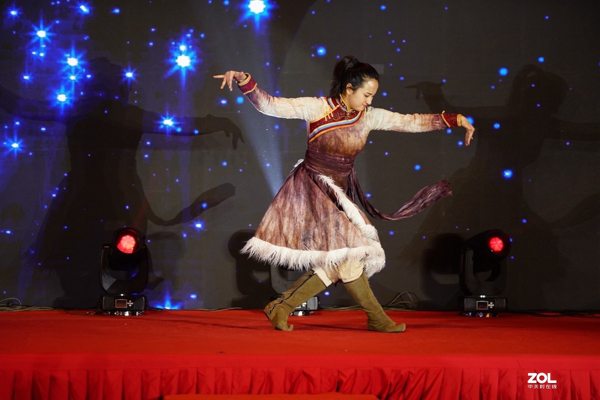 一组舞台照-优美的民族舞