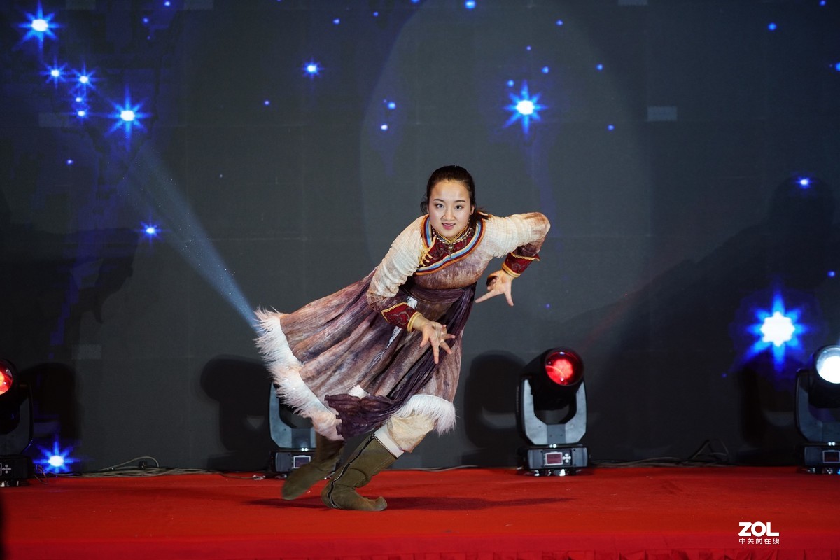 一组舞台照-优美的民族舞