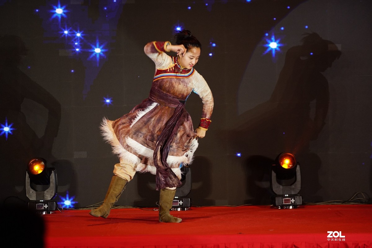 一组舞台照-优美的民族舞