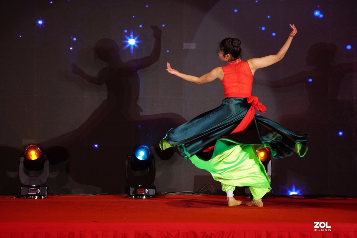 一组舞台照-优美的民族舞