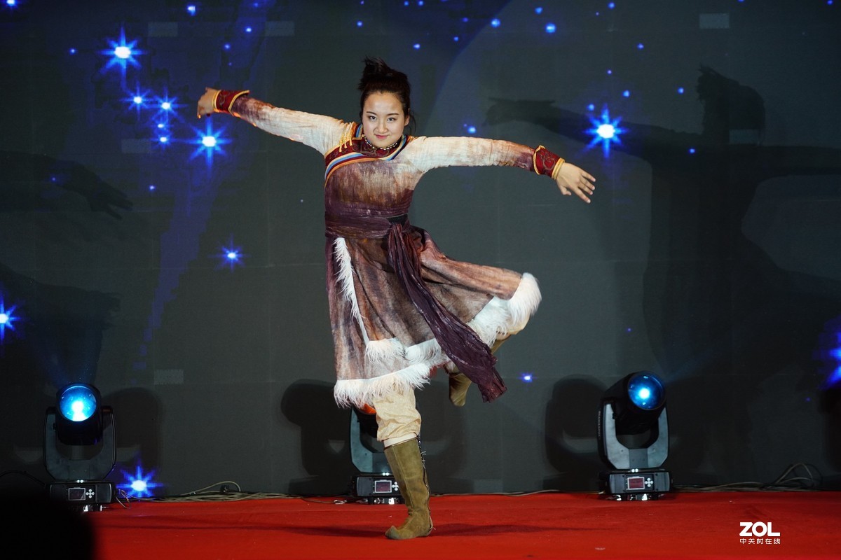 一组舞台照-优美的民族舞