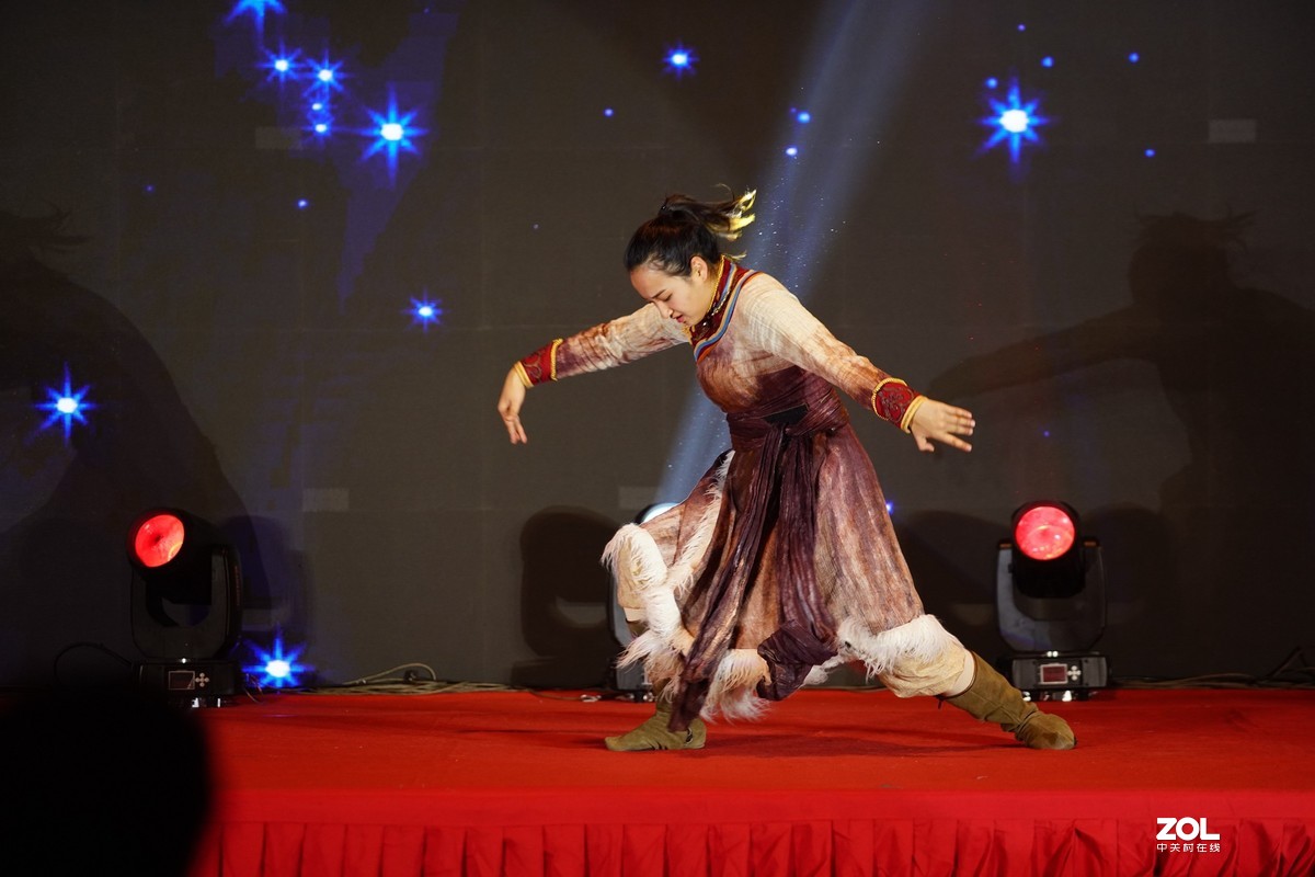 一组舞台照-优美的民族舞