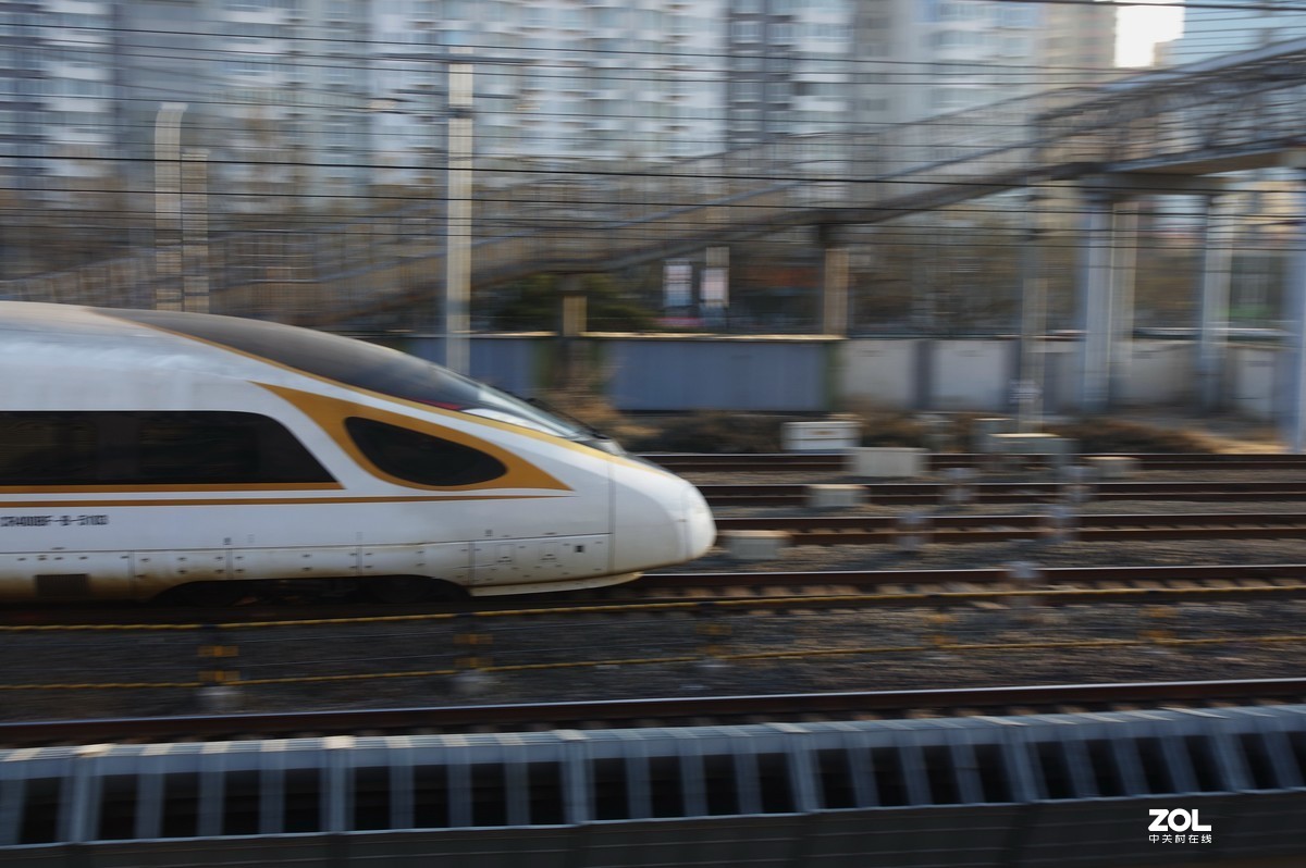 在家无聊之极拍火车去