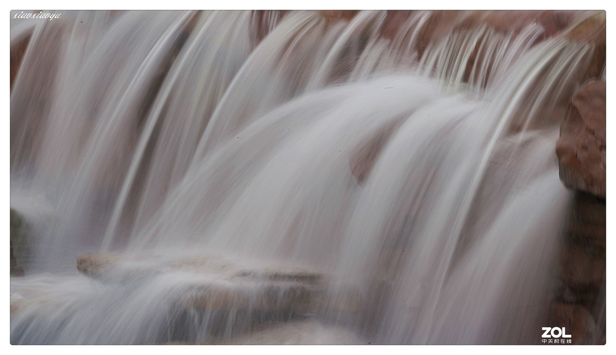 拉丝瀑布