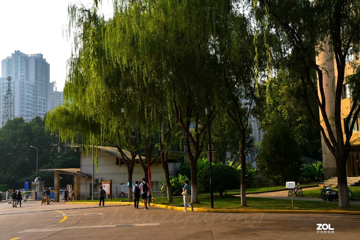 国庆中的西安交大校园