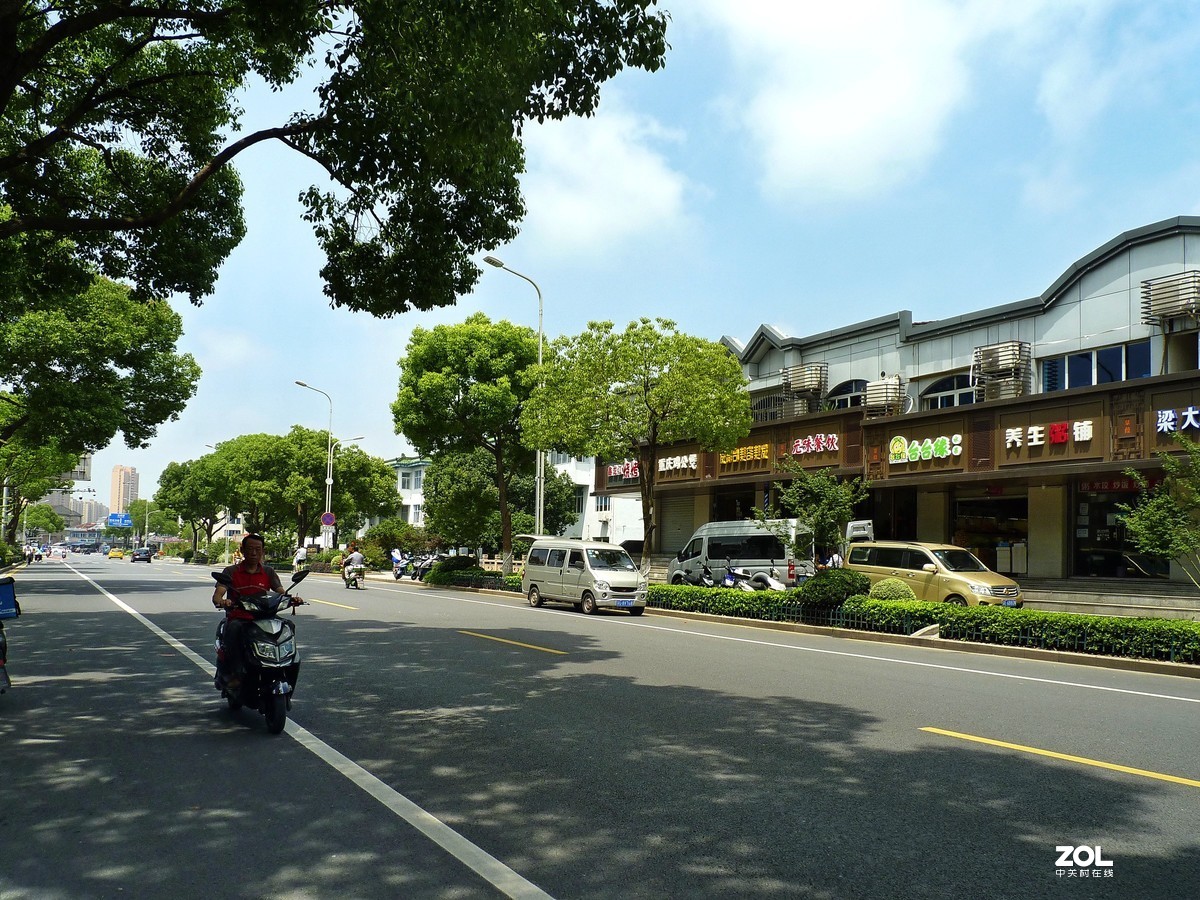 机不在新老，拍几张街景