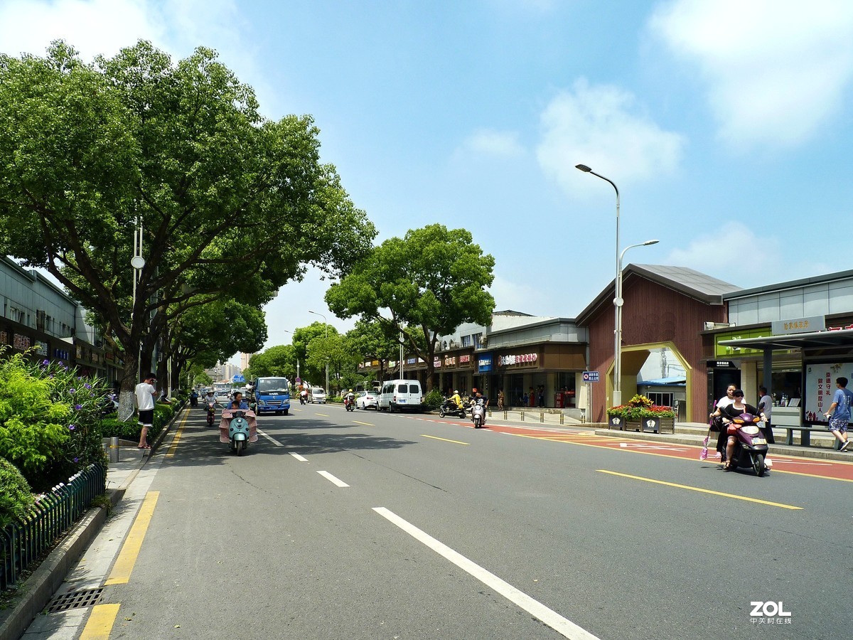 机不在新老，拍几张街景