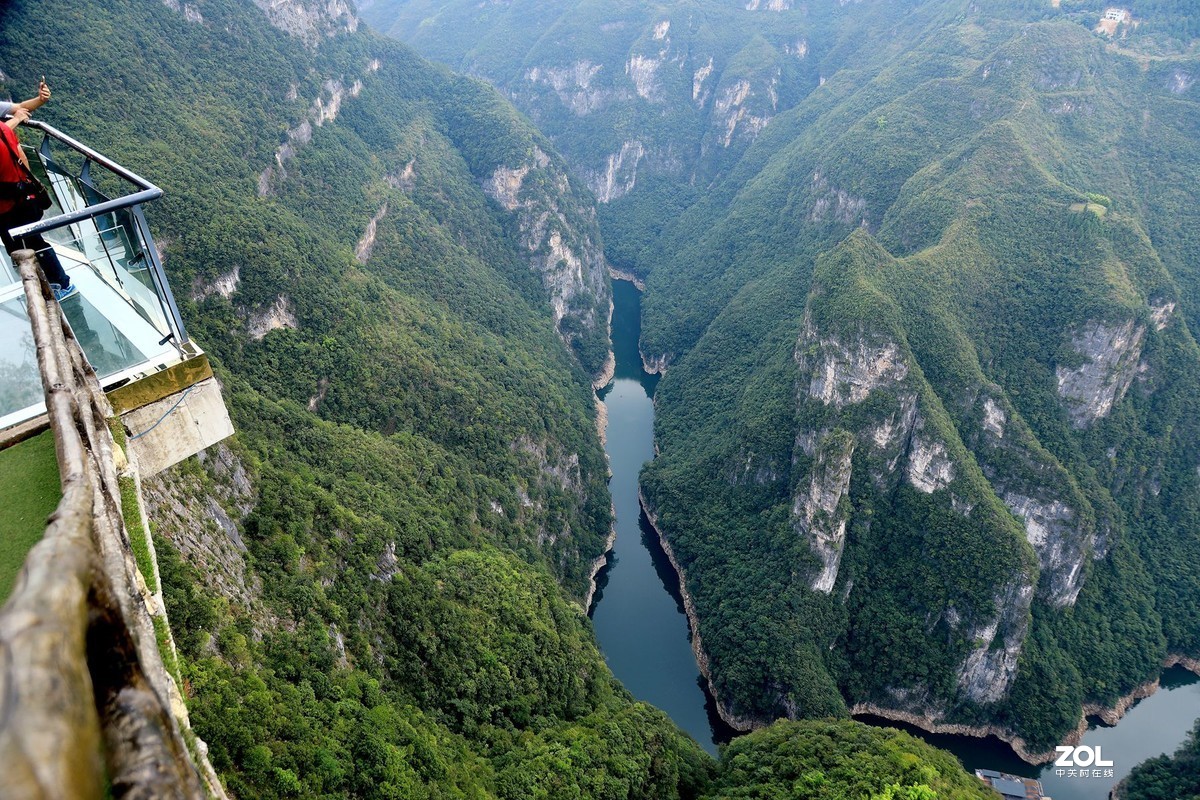 重慶萬州雲陽天下龍缸風景區之絕壁棧道