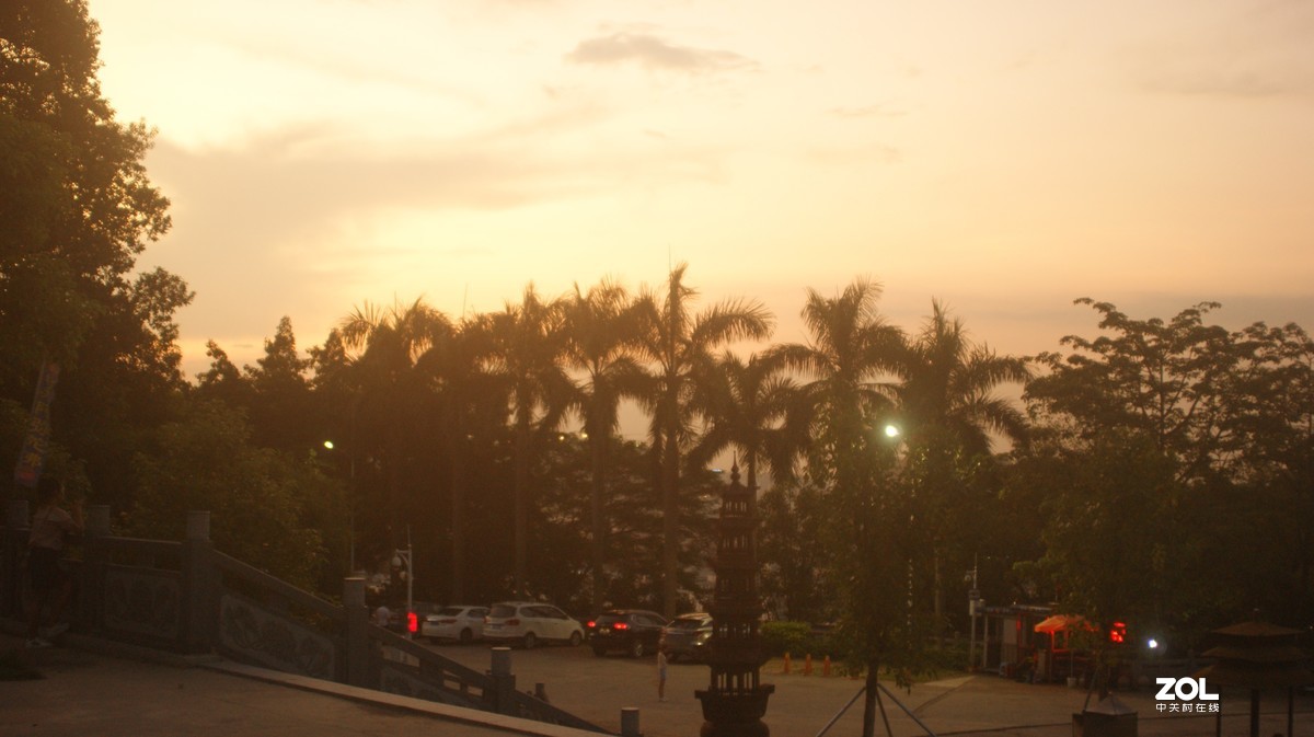 夕阳下的《落日美景》