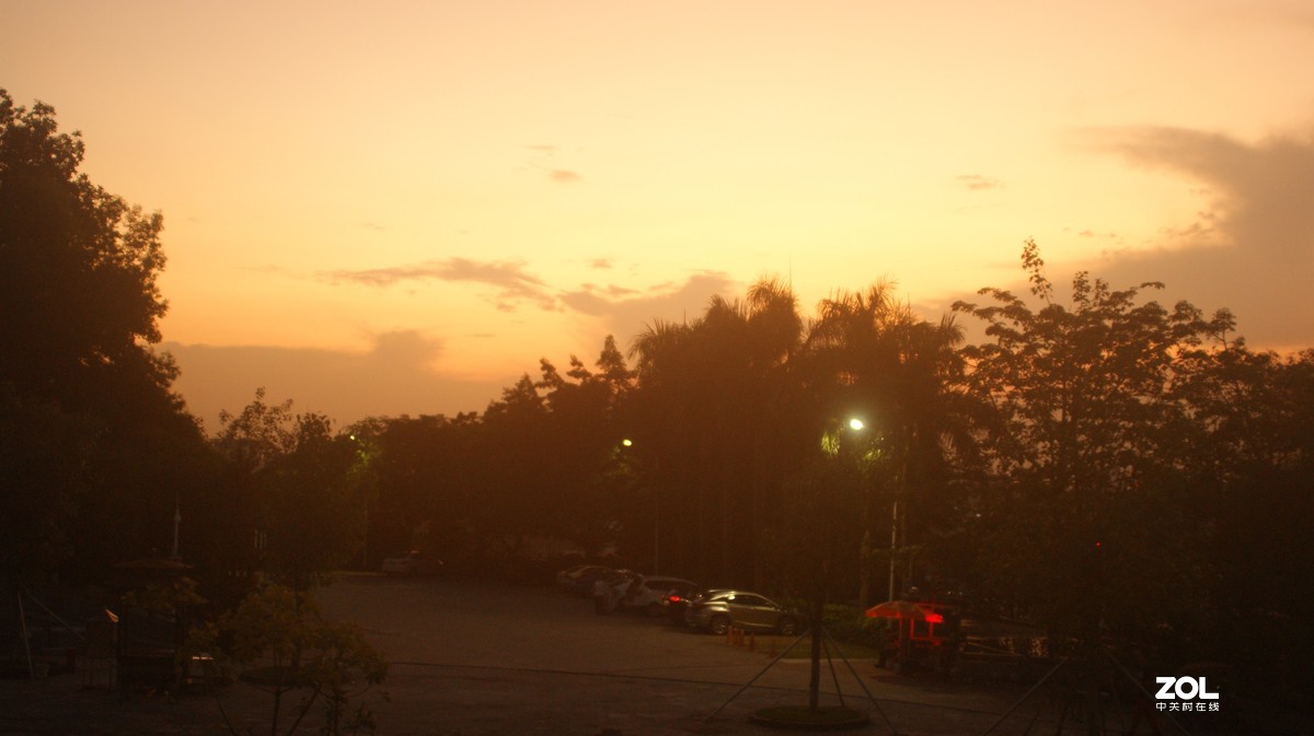 夕阳下的《落日美景》