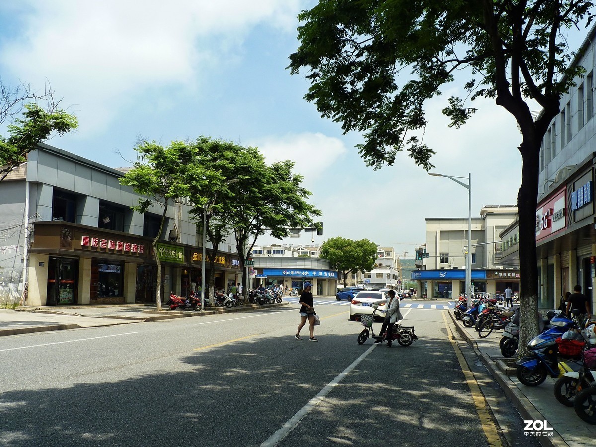 机不在新老，拍几张街景