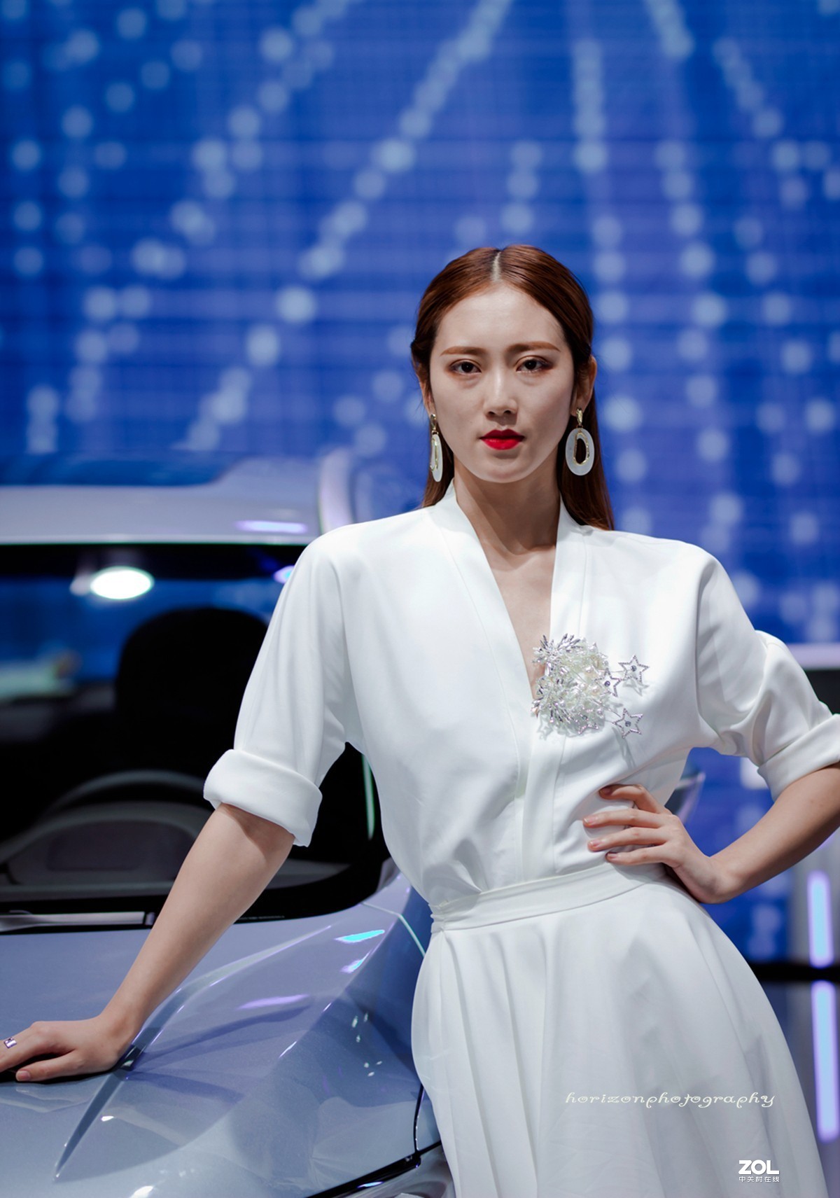 一组85镜头下的车模