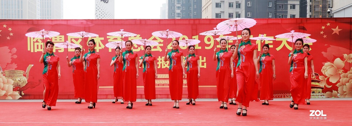 吾悦广场中老年模特表演《3》