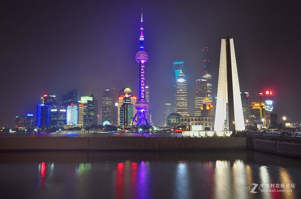 黄浦江明珠塔上海滩老铁桥壮丽夜景