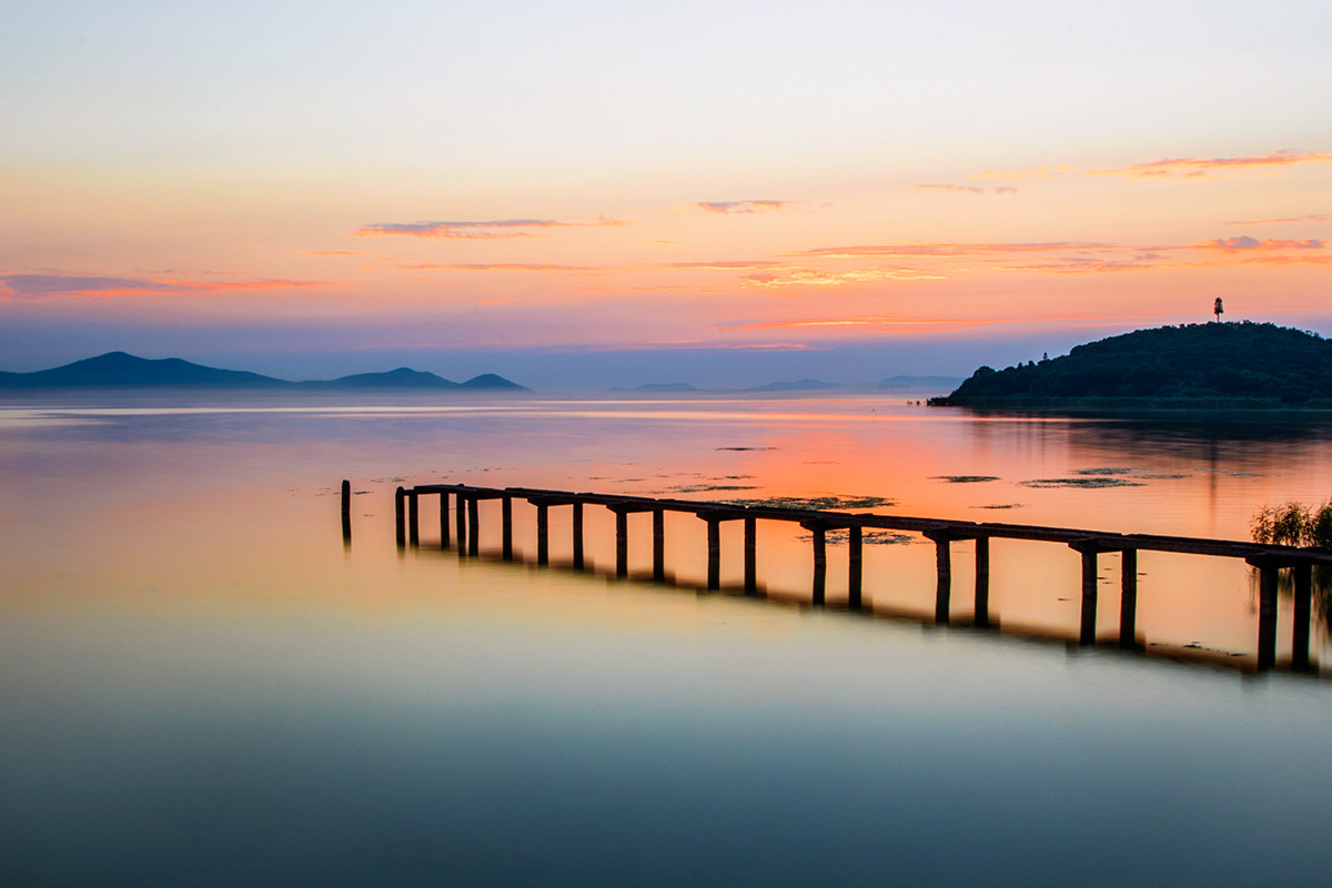 湖畔夕照