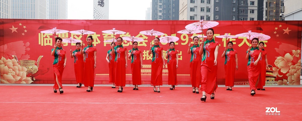 吾悦广场中老年模特表演《3》