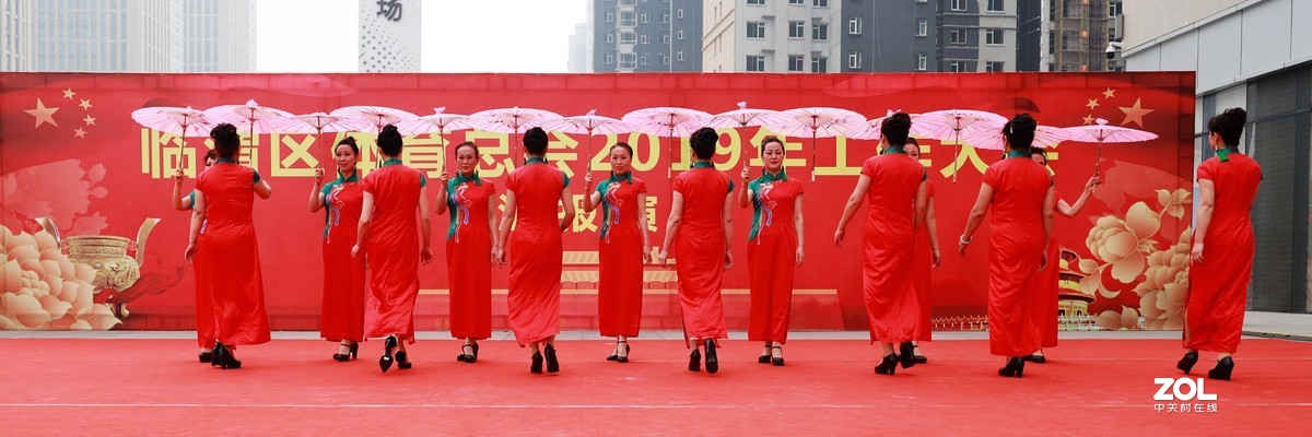 吾悦广场中老年模特表演《3》